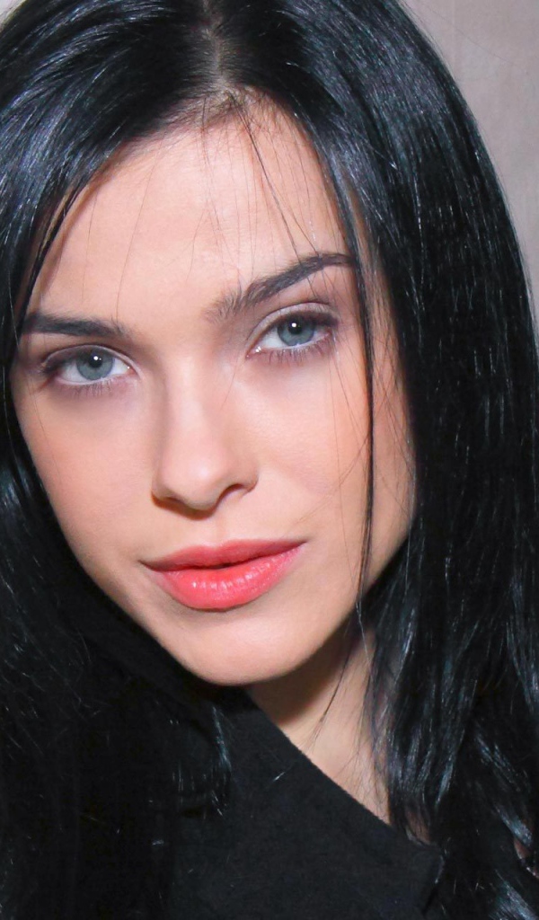 Знаменитая Елена Темникова