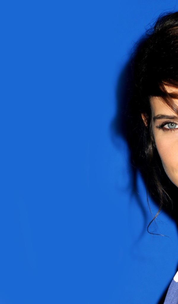 Актриса Коби Смолдерс