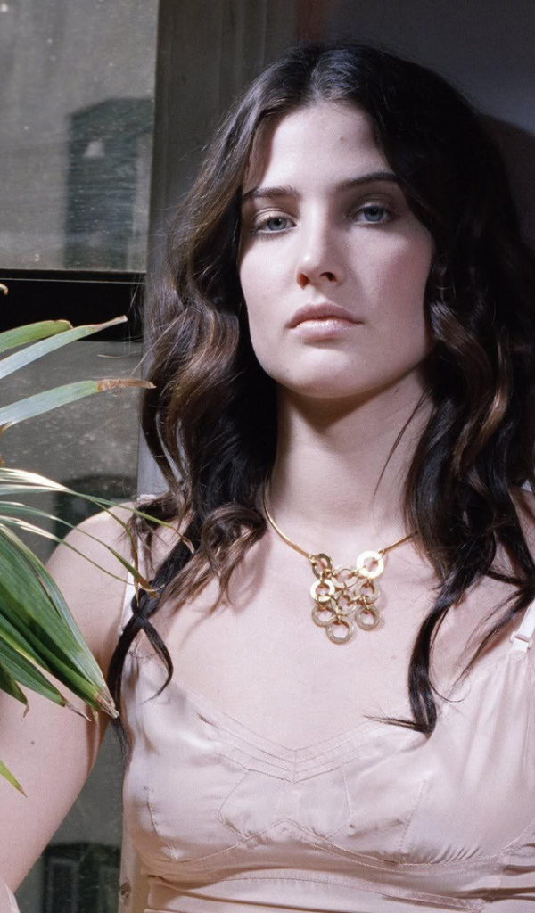 Популярная модель Коби Смолдерс