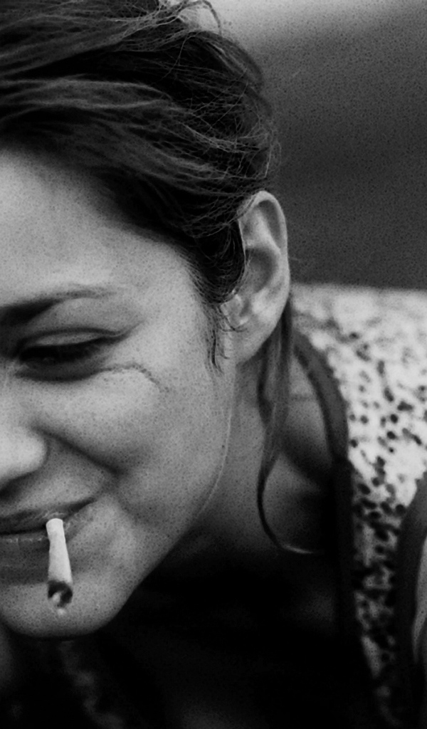 Красивая актриса Марион Котийяр