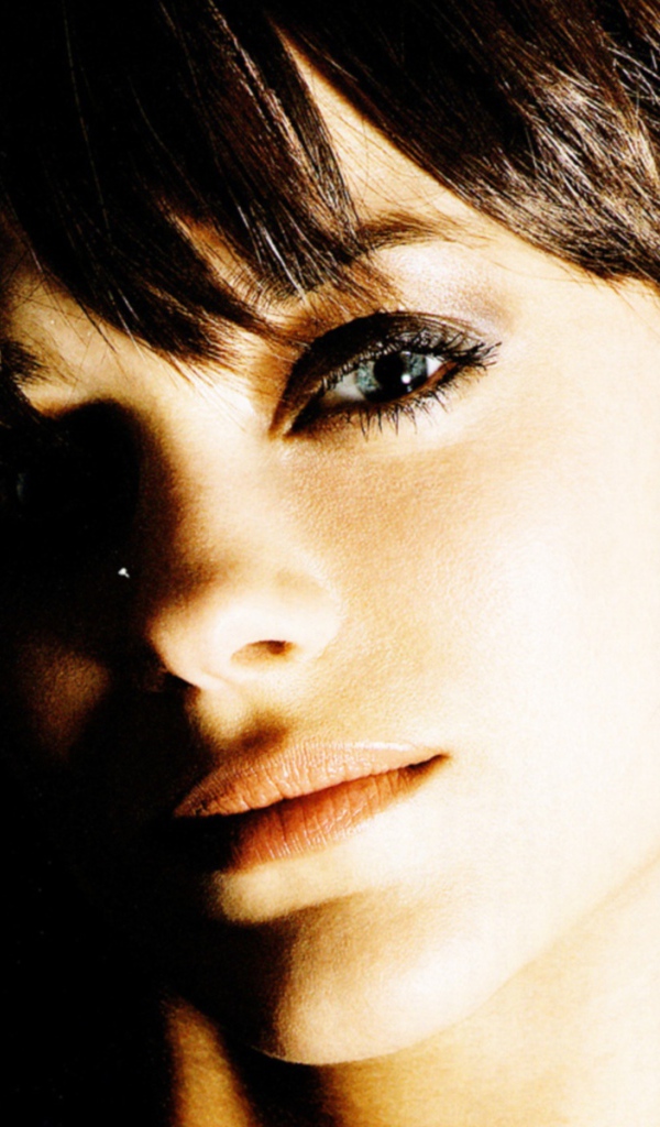 Очаровательная модель Марион Котийяр