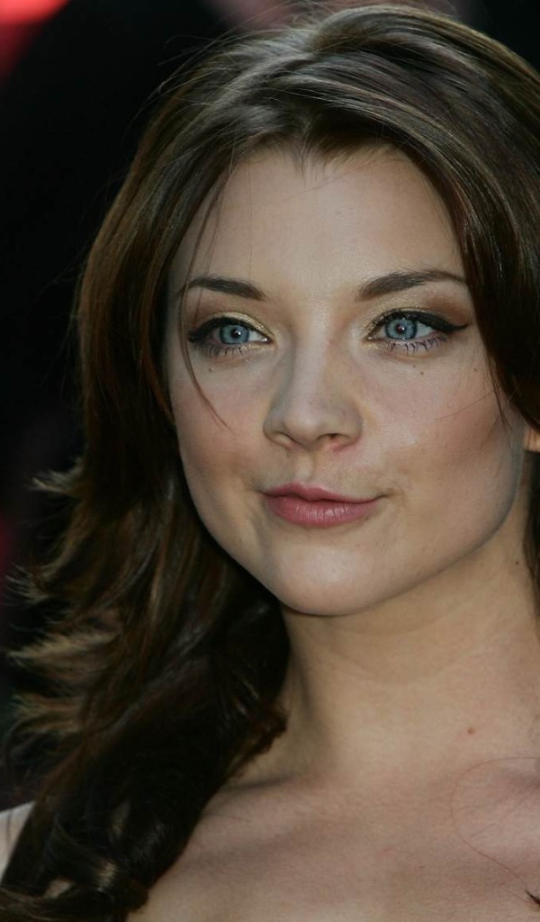 Популярная актриса Натали Дормер