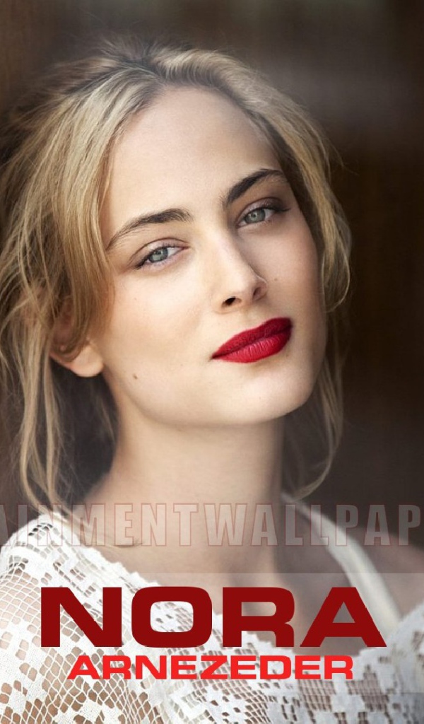 Актриса Нора Арнезедер