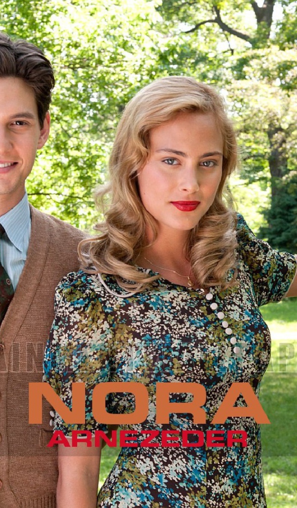 Знаменитая актриса Нора Арнезедер