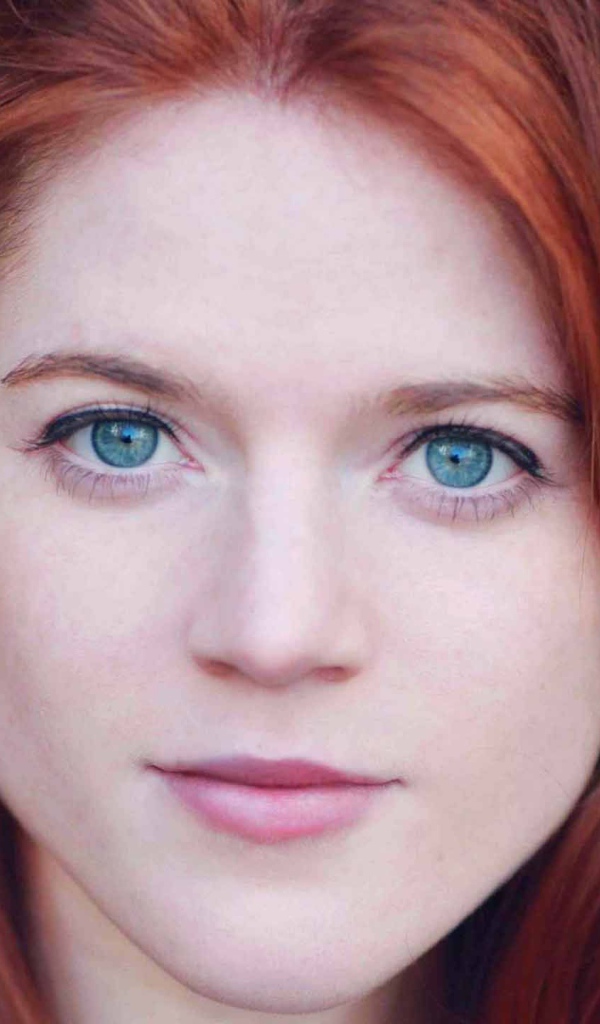 Популярная актриса Роуз Лесли