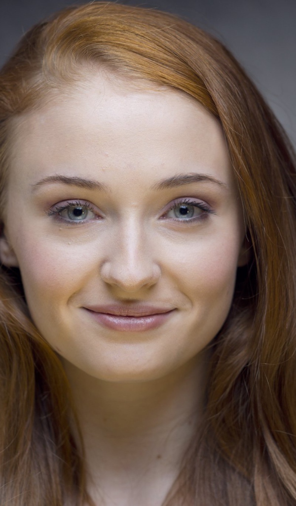 Модель Софи Тернер