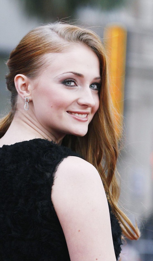 Известная модель Софи Тернер