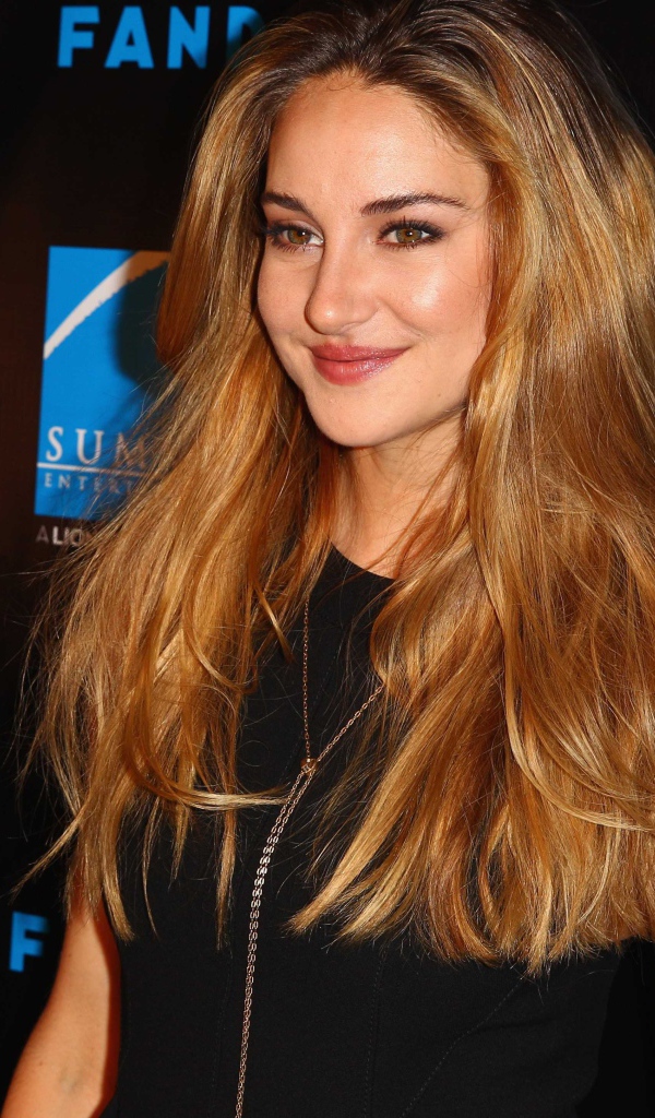 Популярная Шейлин Вудли