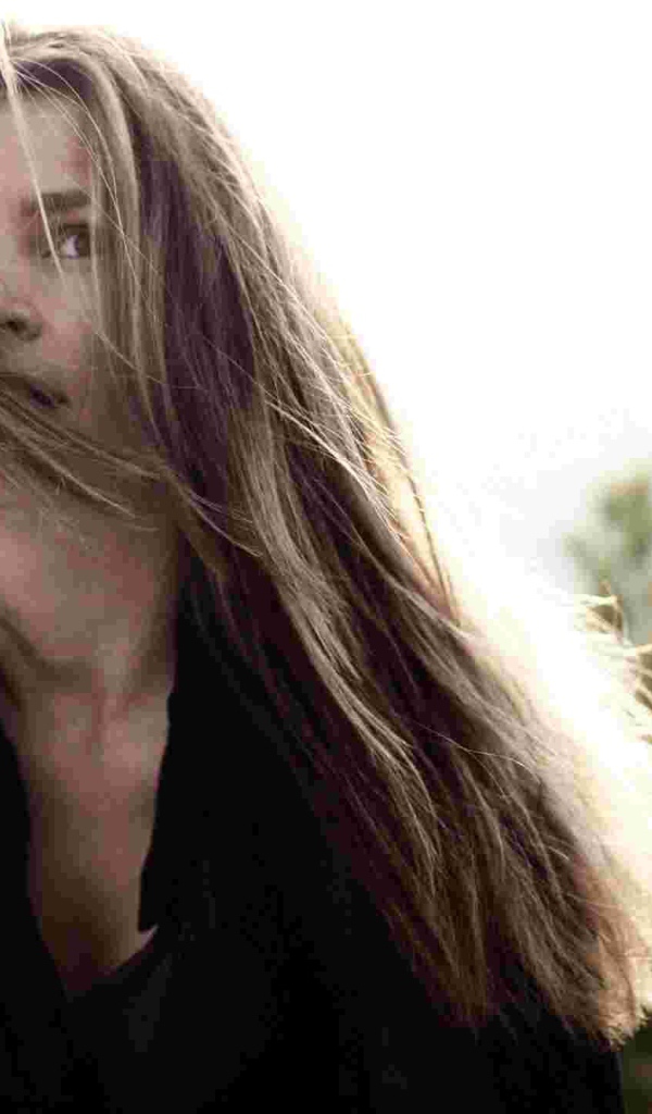 Актриса Юлия Михалкова