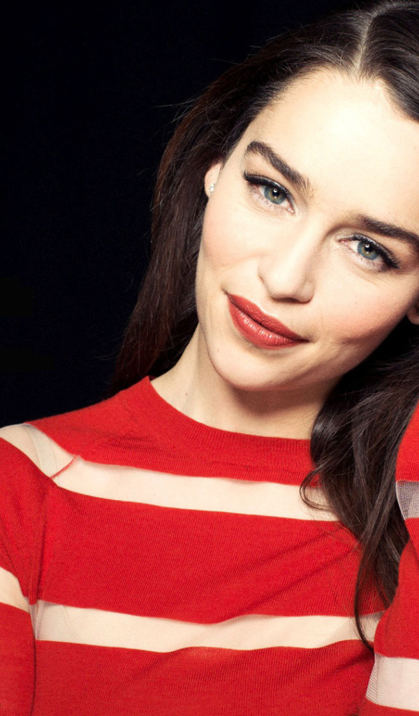 Известная модель Эмилия Кларк