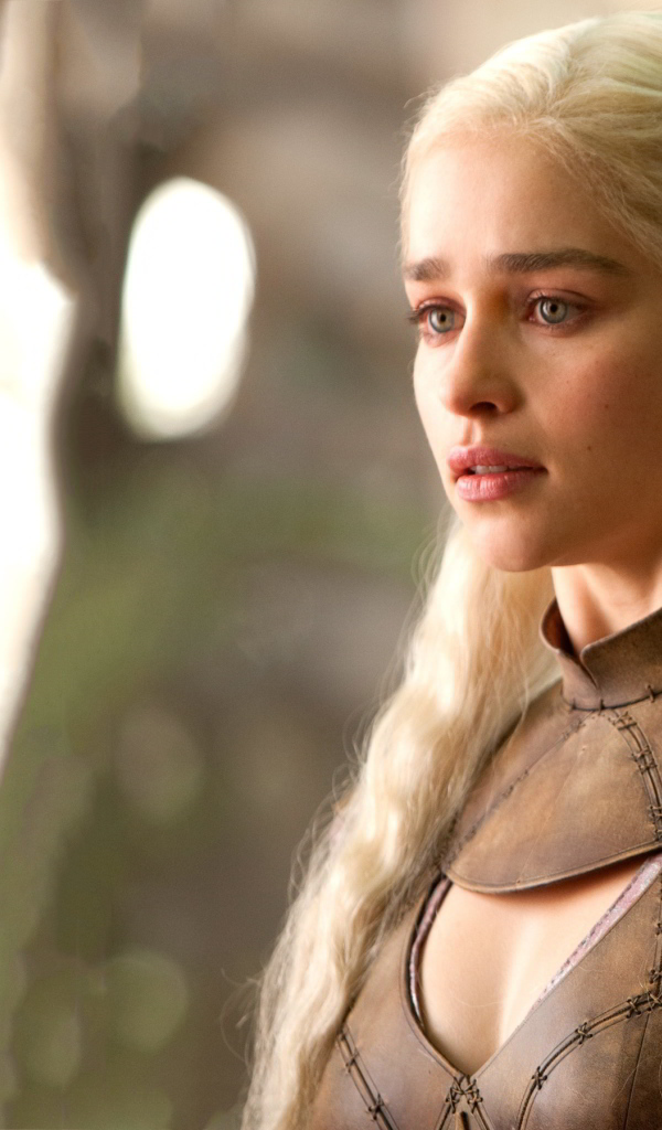 Красивая модель Эмилия Кларк