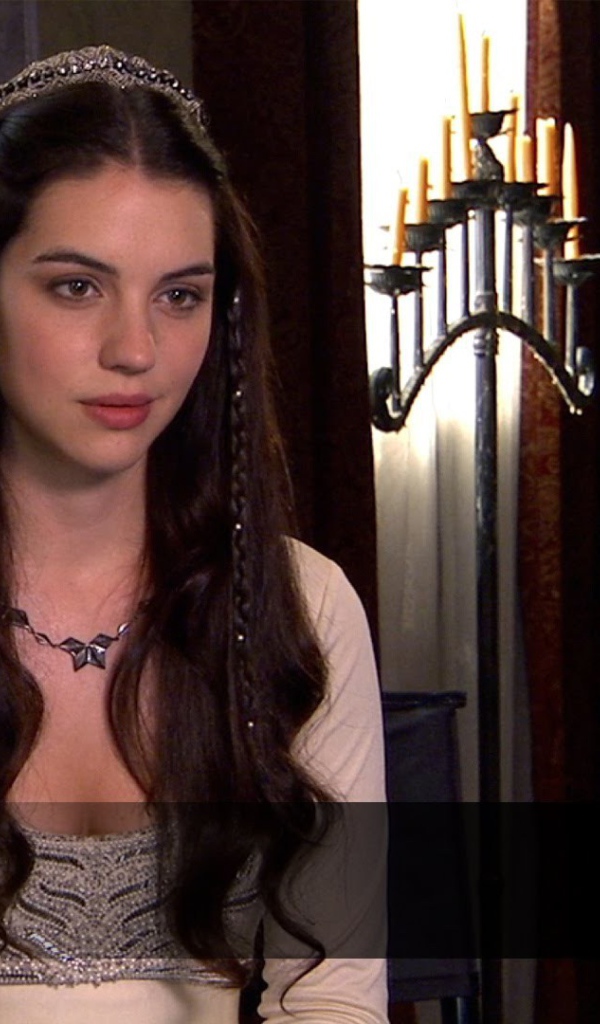 Красивая актриса Аделаида Кэйн