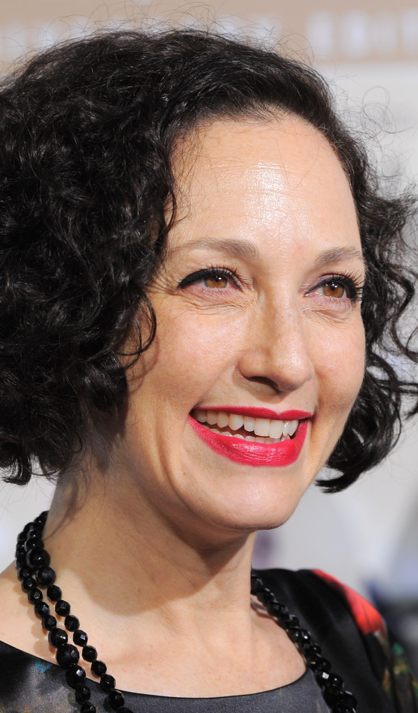 Популярная Биби Ньювирт