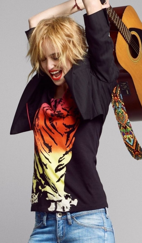 Супермодель Дакота Джонсон