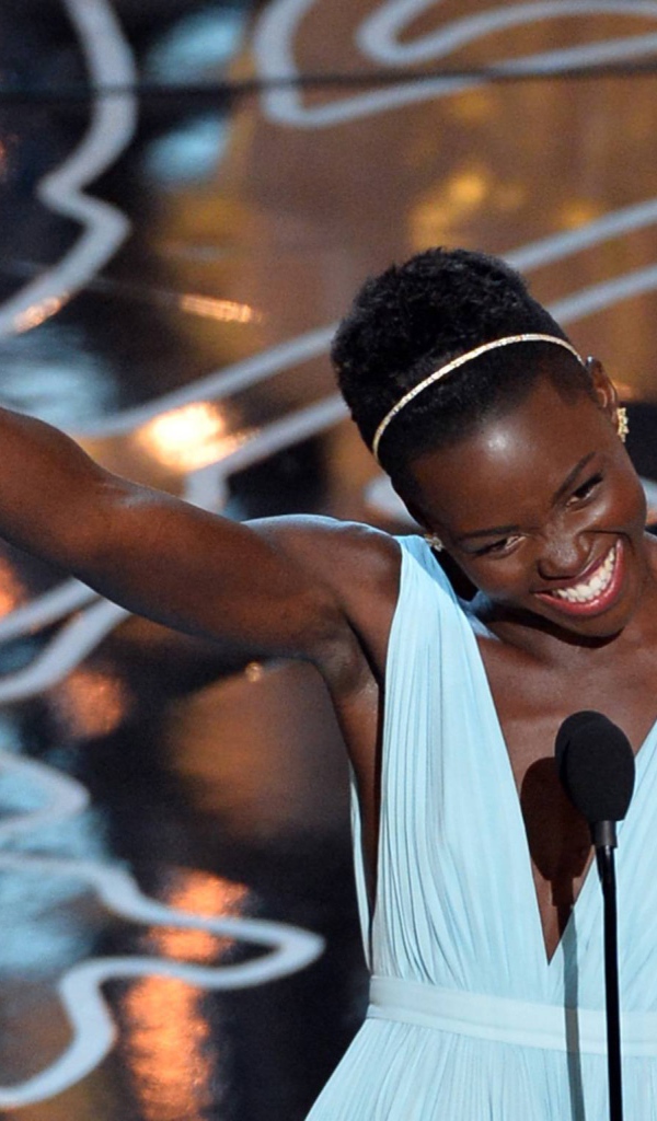 Супермодель Лупита Нионго