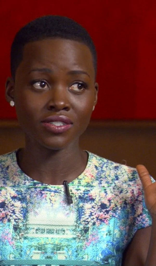 Кинозвезда Лупита Нионго