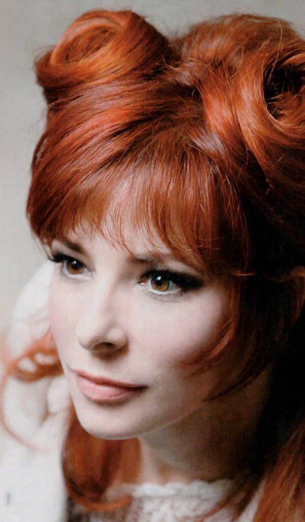 Популярная модель Милен Фармер