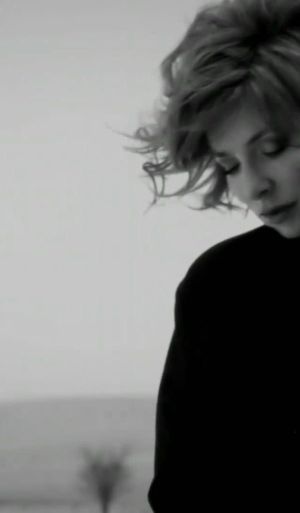 Очаровательная актриса Милен Фармер