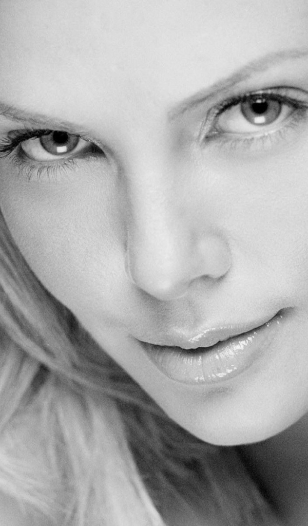 Шарлиз Терон