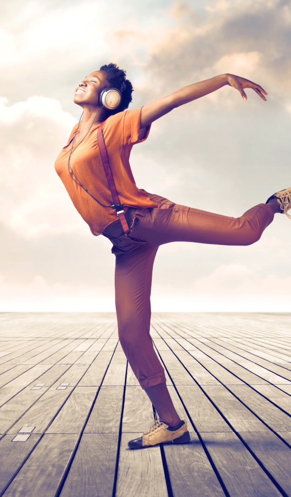 Балерина в наушниках