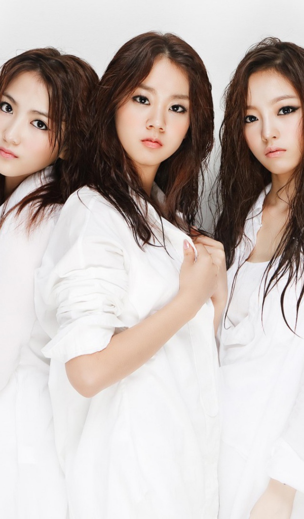 Японки в белом