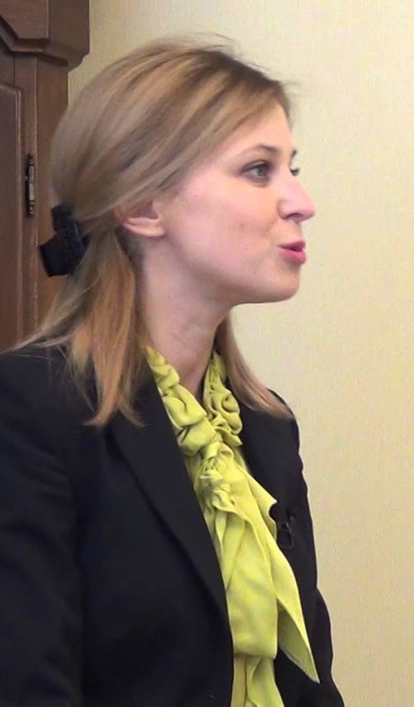 Прокурор Наталья Поклонская у часов