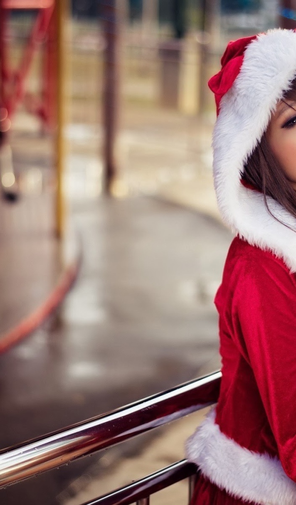 Прекрасная азиатская Санта