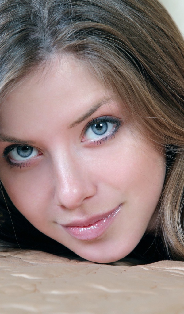 Анита с голубыми глазами