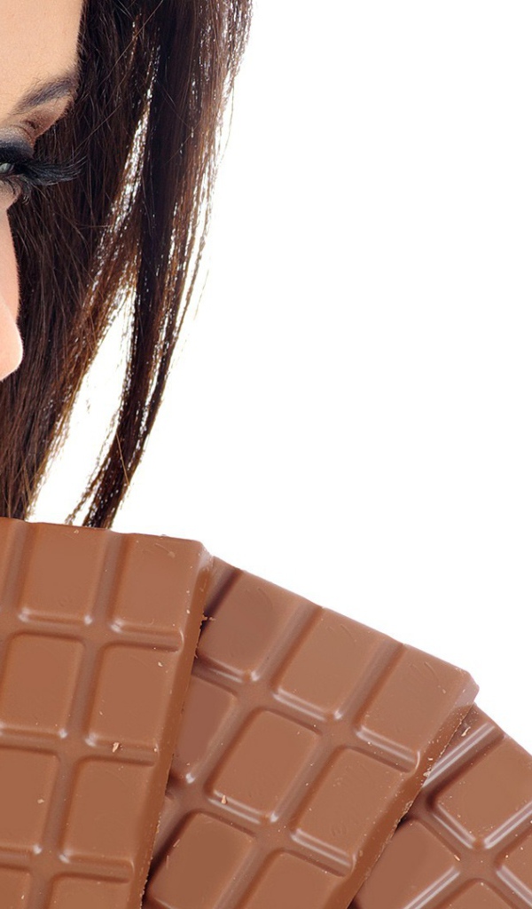 Девушка с шоколадом