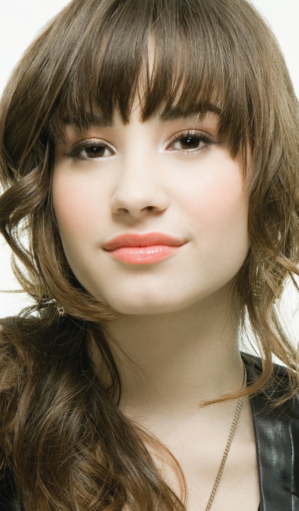 Модель Деми Ловато