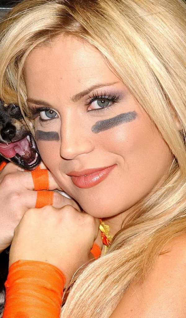 Вилла Форд с собакой