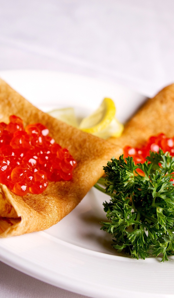 Блинчики с икоркой на Масленицу