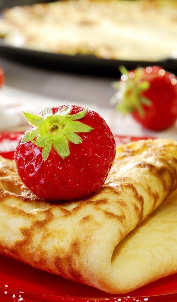 Блины с клубничным джемом на Масленицу