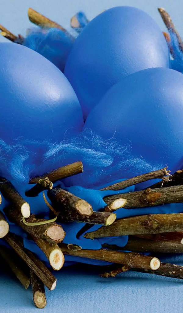 Синие яйца на Пасху