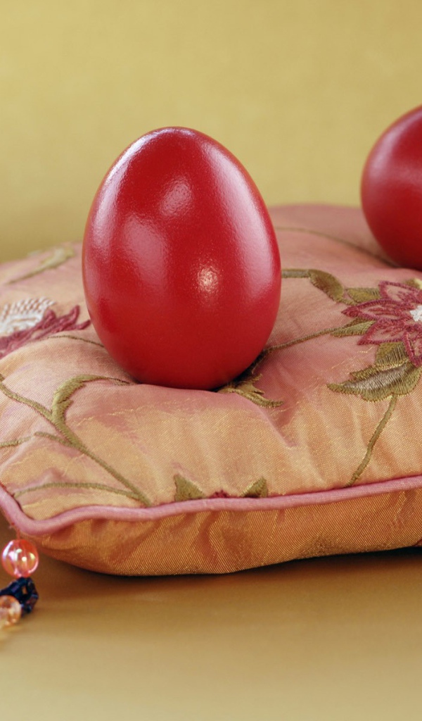 Яйца на подушке на Пасху