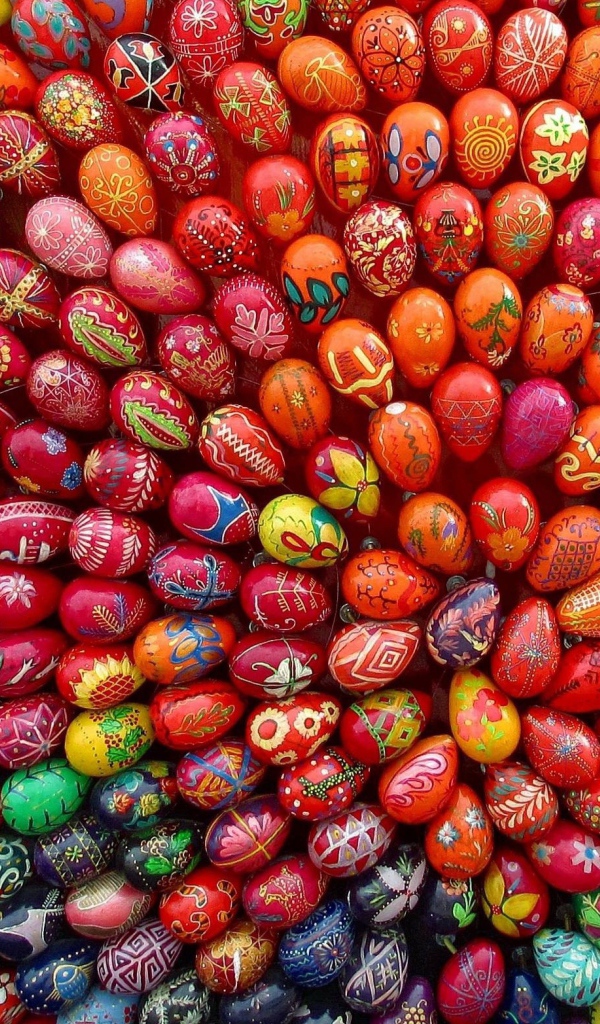 Орнамент из яиц на Пасху