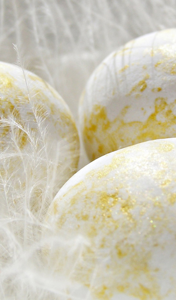 Яйца с позолотой на Пасху