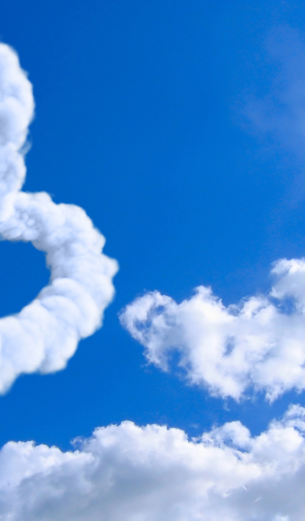 Облака на День Святого Валентина