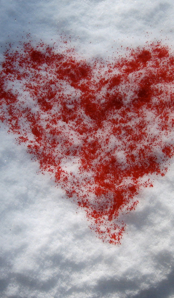 Сердце на снегу на День Святого Валентина 14 февраля
