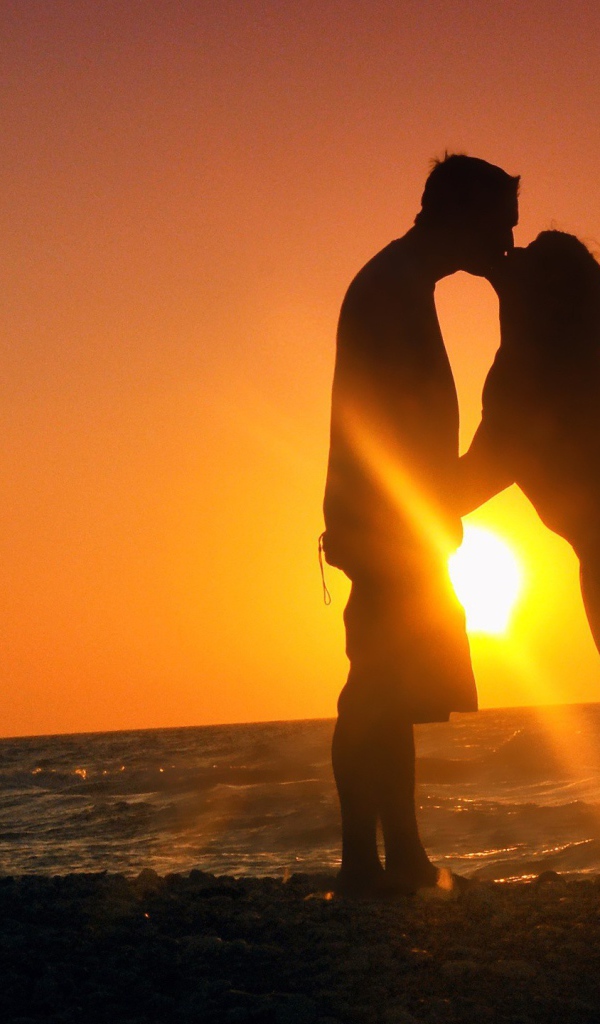 Поцелуй на закате