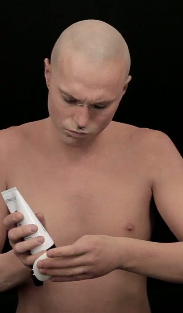 Известный актер Рик Жене