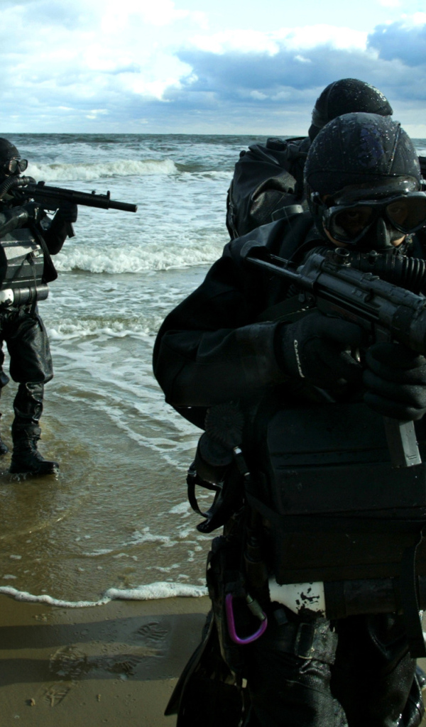 Спецназ на берегу моря