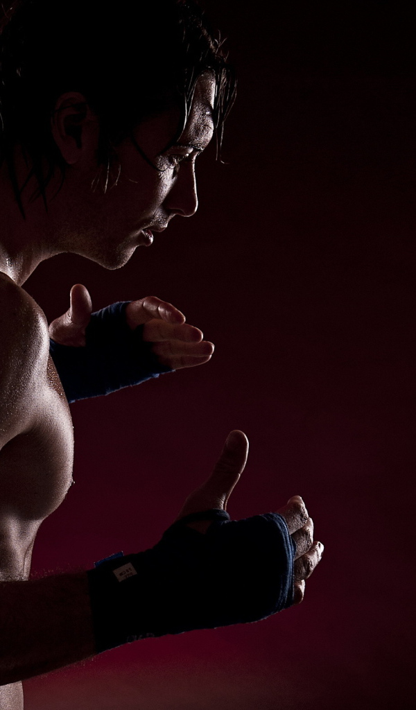 Тренированный мужчина