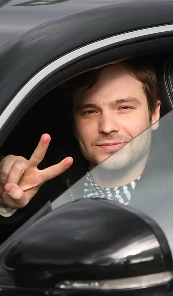 Суперзвезда Алексей Чадов