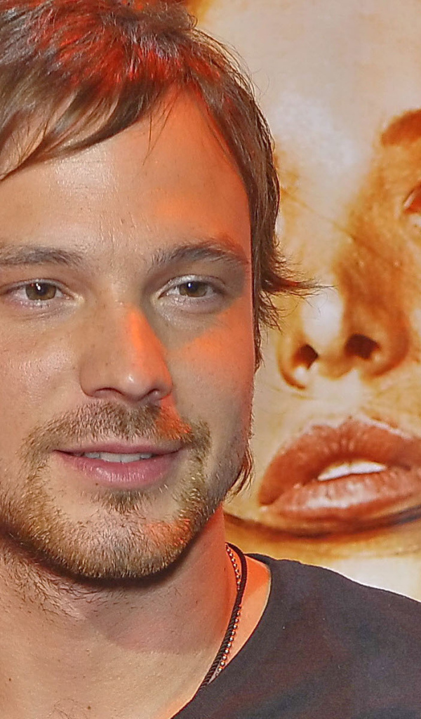 Популярная актер Алексей Чадов