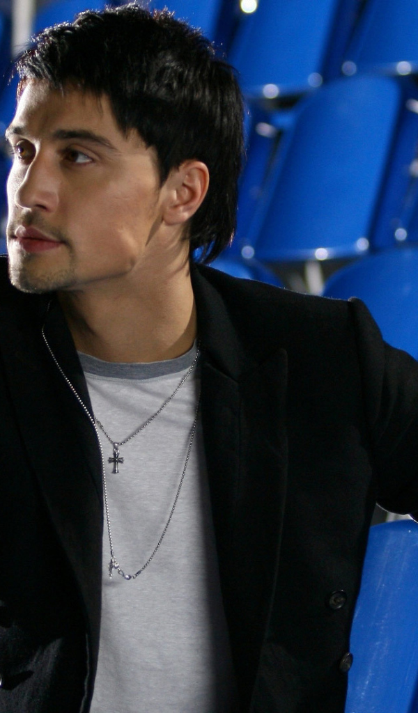 Известный актер Дима Билан