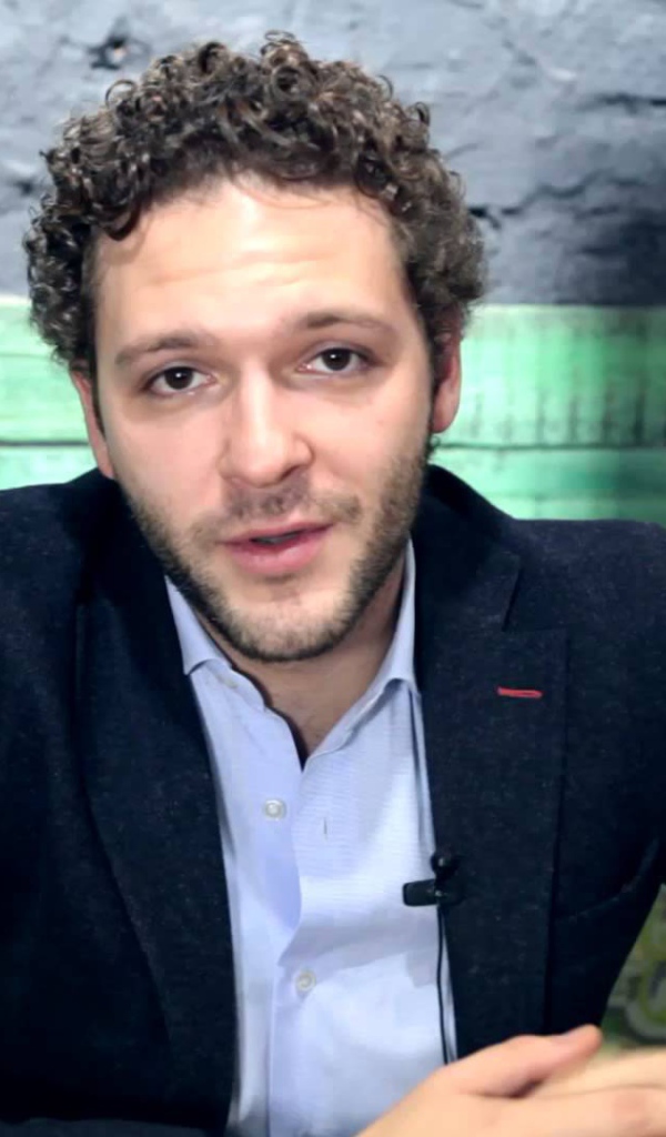 Популярный актер Константин Крюков