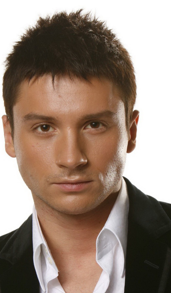 Известный актер Сергей Лазарев