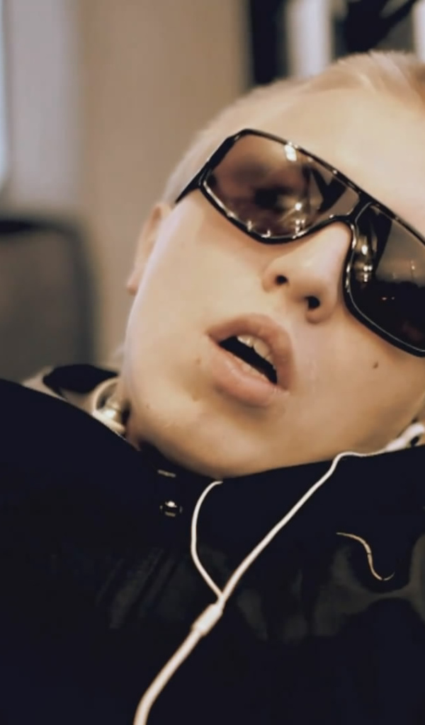 Известный актер Витя АК