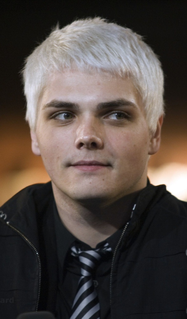 Знаменитая Суперзвезда Джерард Уэй